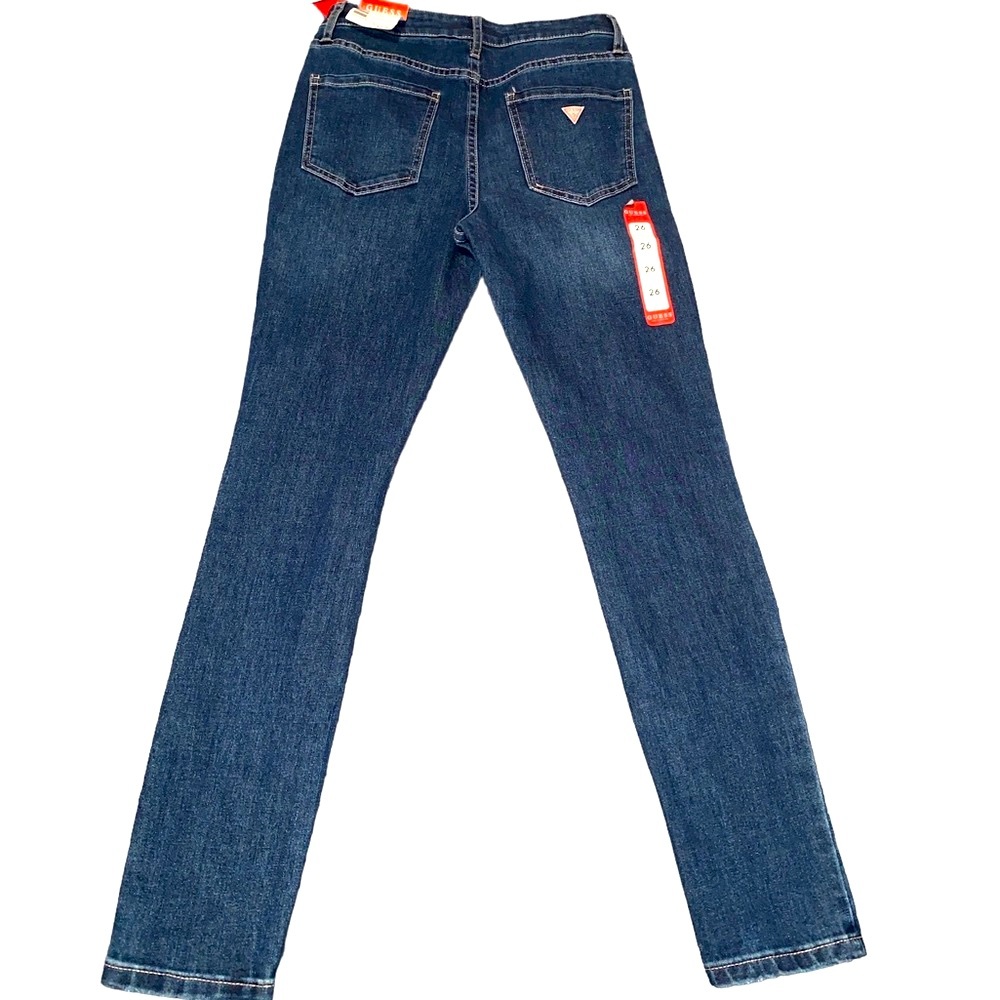 Guess - Jean’s - Picture 3 of 8